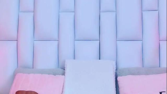 Image 2 of alliciakim Stream on Chaturbate on 29 days ago