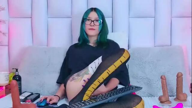 Image 3 of alliciakim Stream on Chaturbate on 26 days ago
