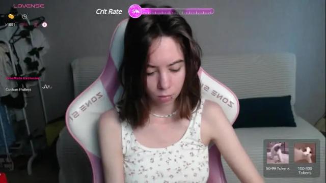 Image 2 of allie_hazie Stream on Chaturbate on 2 months ago