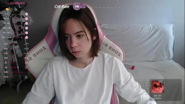 Image 3 of allie_hazie Stream on Chaturbate on 1 month ago