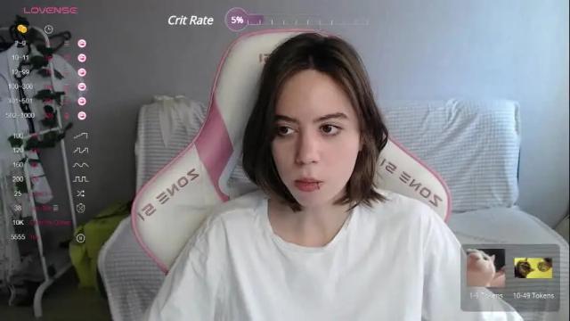 Image 3 of allie_hazie Stream on Chaturbate on 1 month ago