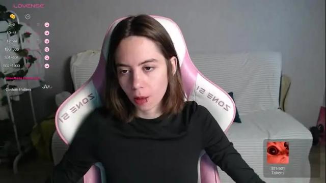 Image 10 of allie_hazie Stream on Chaturbate on 20 days ago