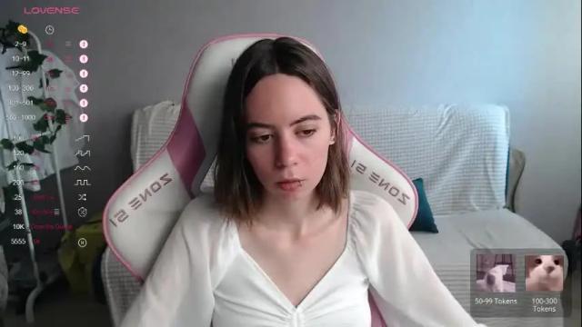 Image 12 of allie_hazie Stream on Chaturbate on 13 days ago