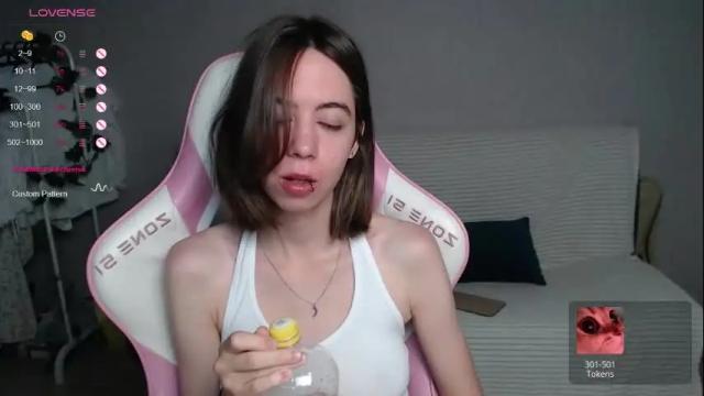 Image 10 of allie_hazie Stream on Chaturbate on 11 days ago