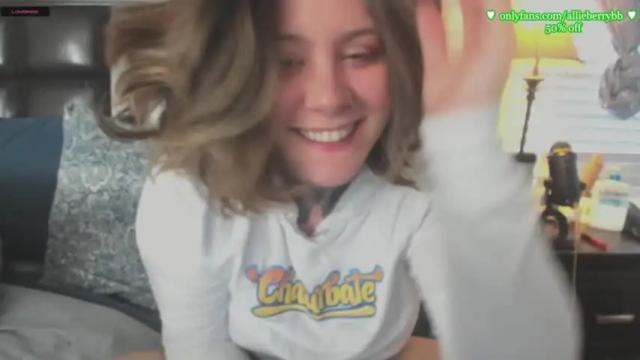 Image 10 of allieberrybb Stream on Chaturbate on 18 months ago