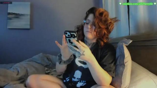 Image 2 of allieberrybb Stream on Chaturbate on 15 months ago