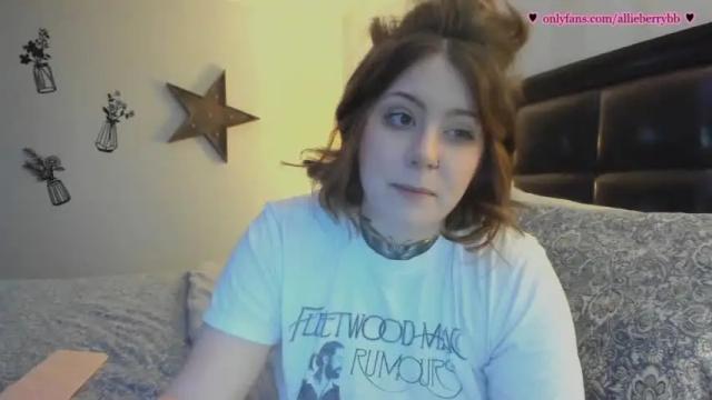 Image 3 of allieberrybb Stream on Chaturbate on 13 months ago