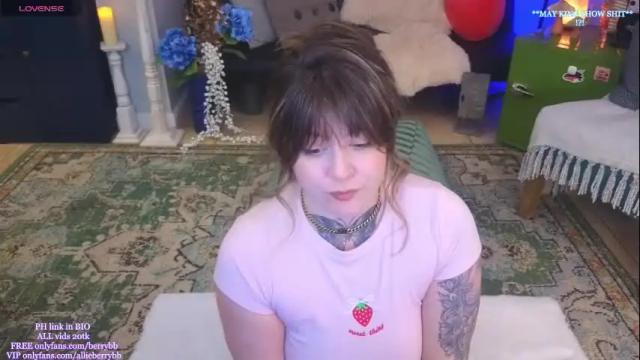 Image 7 of allieberrybb Stream on Chaturbate on 2 months ago