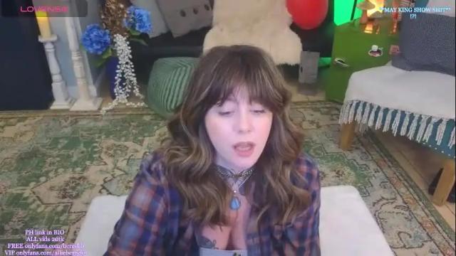 Image 2 of allieberrybb Stream on Chaturbate on 2 months ago