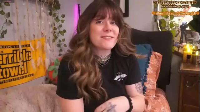 Image 3 of allieberrybb Stream on Chaturbate on 1 month ago