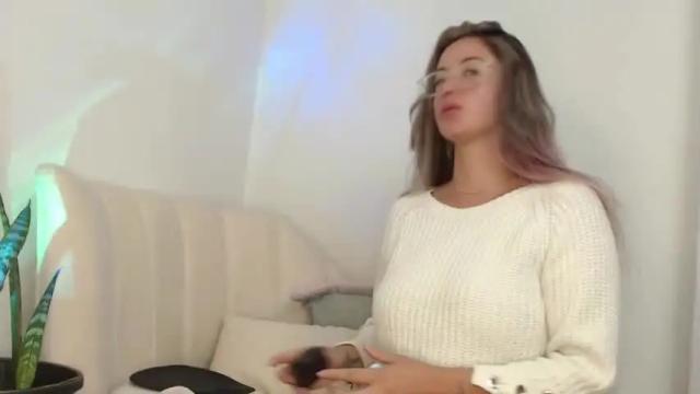 Image 12 of allieemod Stream on Chaturbate on 14 months ago