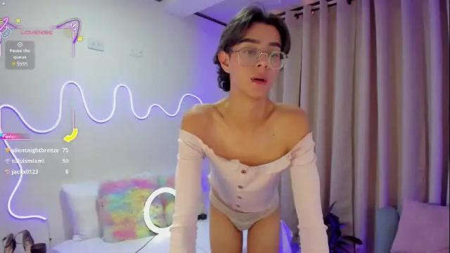 Image 3 of allison_alahia Stream on Chaturbate on 25 days ago