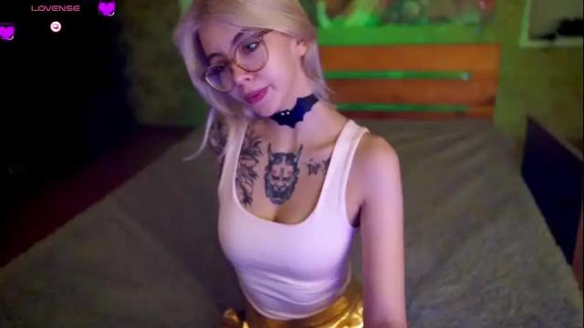 Image 10 of allison_cuty Stream on Chaturbate on 1 month ago