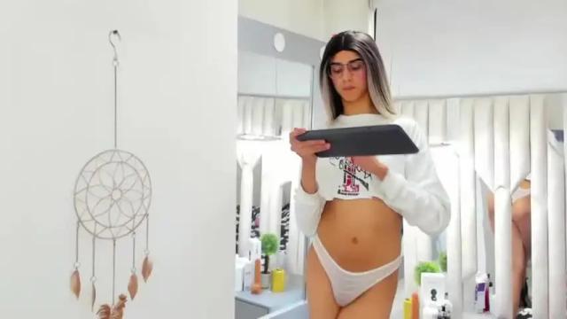 Image 2 of allisonalaia Stream on Chaturbate on 16 months ago