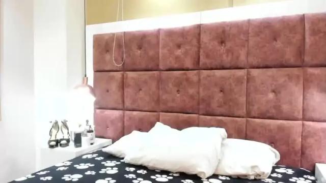 Image 3 of allisonalaia Stream on Chaturbate on 16 months ago