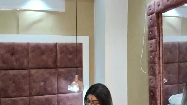 Image 7 of allisonalaia Stream on Chaturbate on 16 months ago