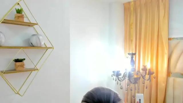 Image 7 of allisonalaia Stream on Chaturbate on 16 months ago