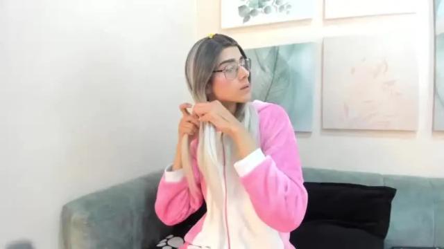 Image 10 of allisonalaia Stream on Chaturbate on 15 months ago
