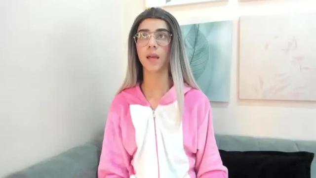 Image 3 of allisonalaia Stream on Chaturbate on 15 months ago