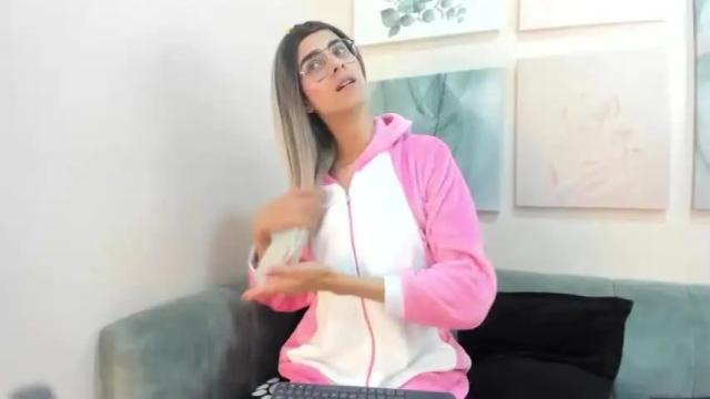 Image 7 of allisonalaia Stream on Chaturbate on 15 months ago