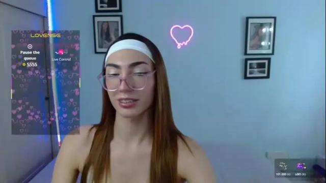 Image 4 of allisonblossom Stream on Chaturbate on 1 month ago