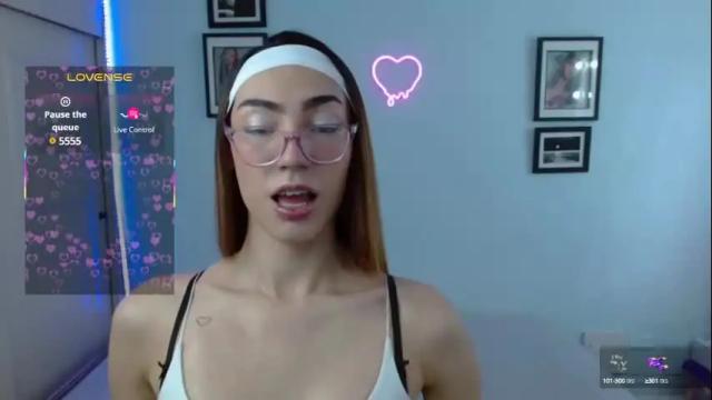 Image 6 of allisonblossom Stream on Chaturbate on 1 month ago