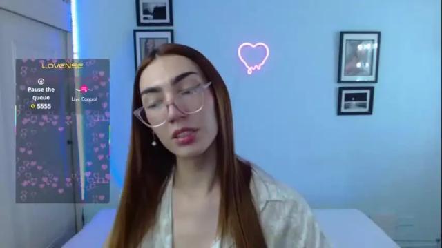 Image 3 of allisonblossom Stream on Chaturbate on 2 months ago
