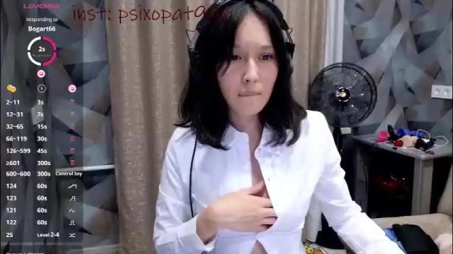 Image 12 of alllinaeve Stream on Chaturbate on 2 months ago