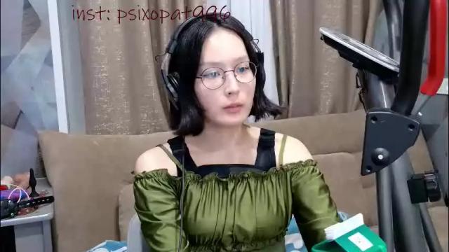Image 11 of alllinaeve Stream on Chaturbate on 5 days ago