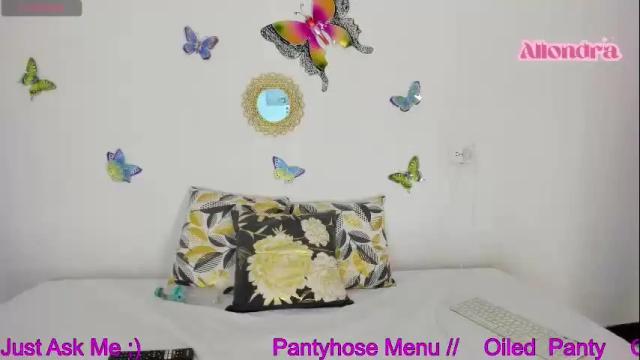Image 7 of allondra_11 Stream on Chaturbate on 12 days ago