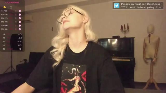 Image 3 of allotropp Stream on Chaturbate on 16 months ago