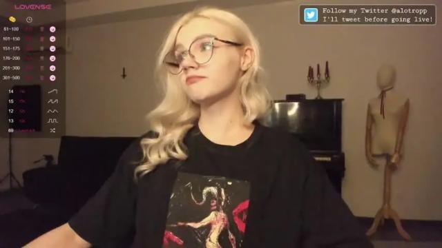 Image 4 of allotropp Stream on Chaturbate on 16 months ago