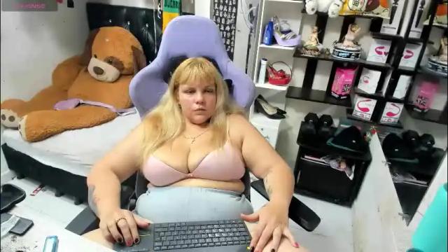Image 6 of allsson_miller Stream on Chaturbate on 1 month ago