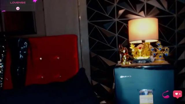 Image 2 of alluringnatalya Stream on Chaturbate on 10 days ago