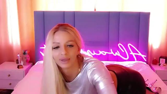Image 4 of allwayshottt Stream on Chaturbate on 12 months ago