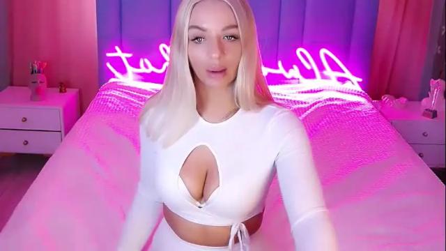 Image 7 of allwayshottt Stream on Chaturbate on 19 days ago