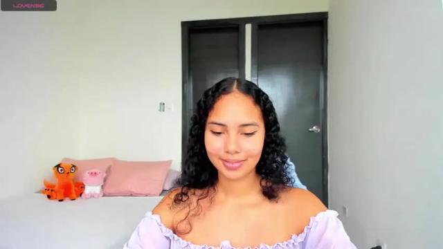 Image 4 of ally_cherrys Stream on Chaturbate on 14 months ago