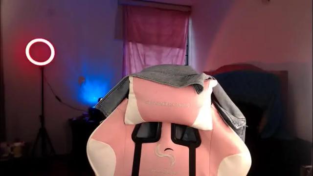 Image 4 of ally_donfort Stream on Chaturbate on 2 months ago