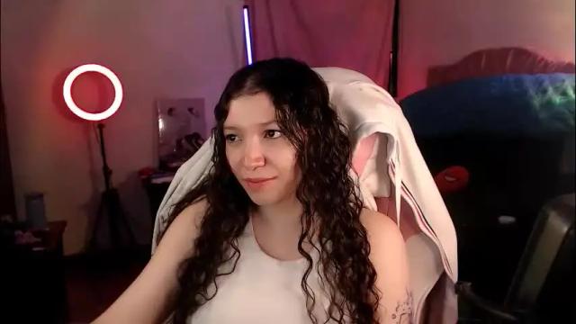 Image 3 of ally_donfort Stream on Chaturbate on 1 month ago