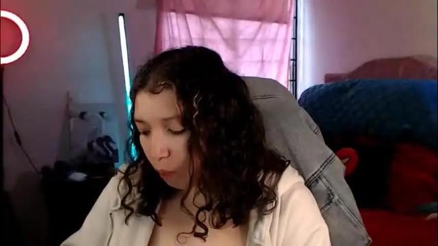 Image 4 of ally_donfort Stream on Chaturbate on 4 days ago