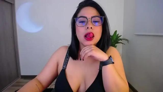 Image 2 of ally_riso Stream on Chaturbate on 15 months ago