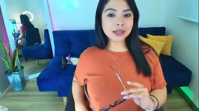 Image 4 of ally_riso Stream on Chaturbate on 2 months ago