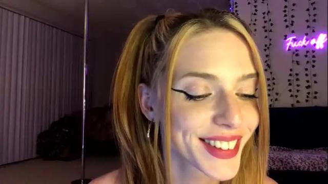 Image 6 of allyoursss1212 Stream on Chaturbate on 25 days ago