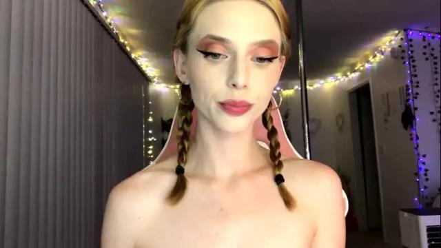 Image 4 of allyoursss1212 Stream on Chaturbate on 23 days ago