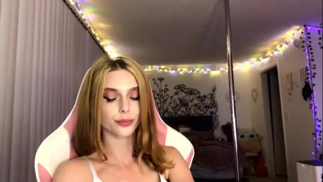 Image 10 of allyoursss1212 Stream on Chaturbate on 22 days ago