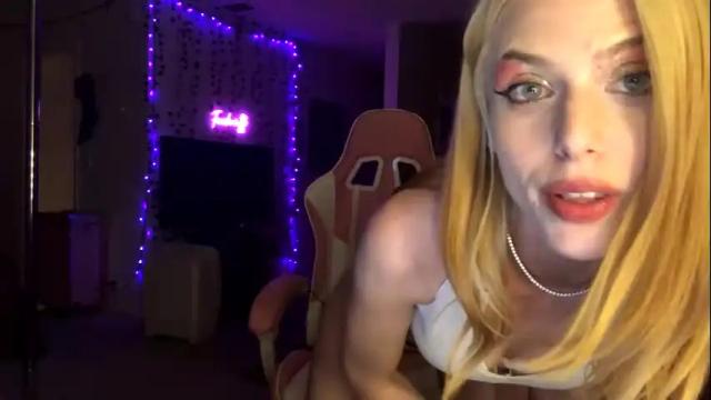 Image 10 of allyoursss1212 Stream on Chaturbate on 18 days ago