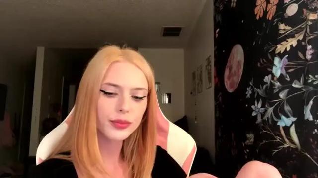 Image 6 of allyoursss1212 Stream on Chaturbate on 14 days ago