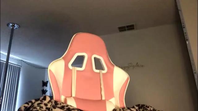 Image 10 of allyoursss1212 Stream on Chaturbate on 2 months ago