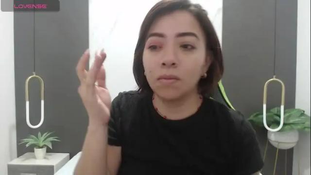 Image 2 of alma_fenix Stream on Chaturbate on 1 month ago
