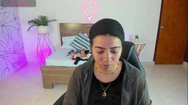 Image 7 of alma_fenix Stream on Chaturbate on 12 days ago